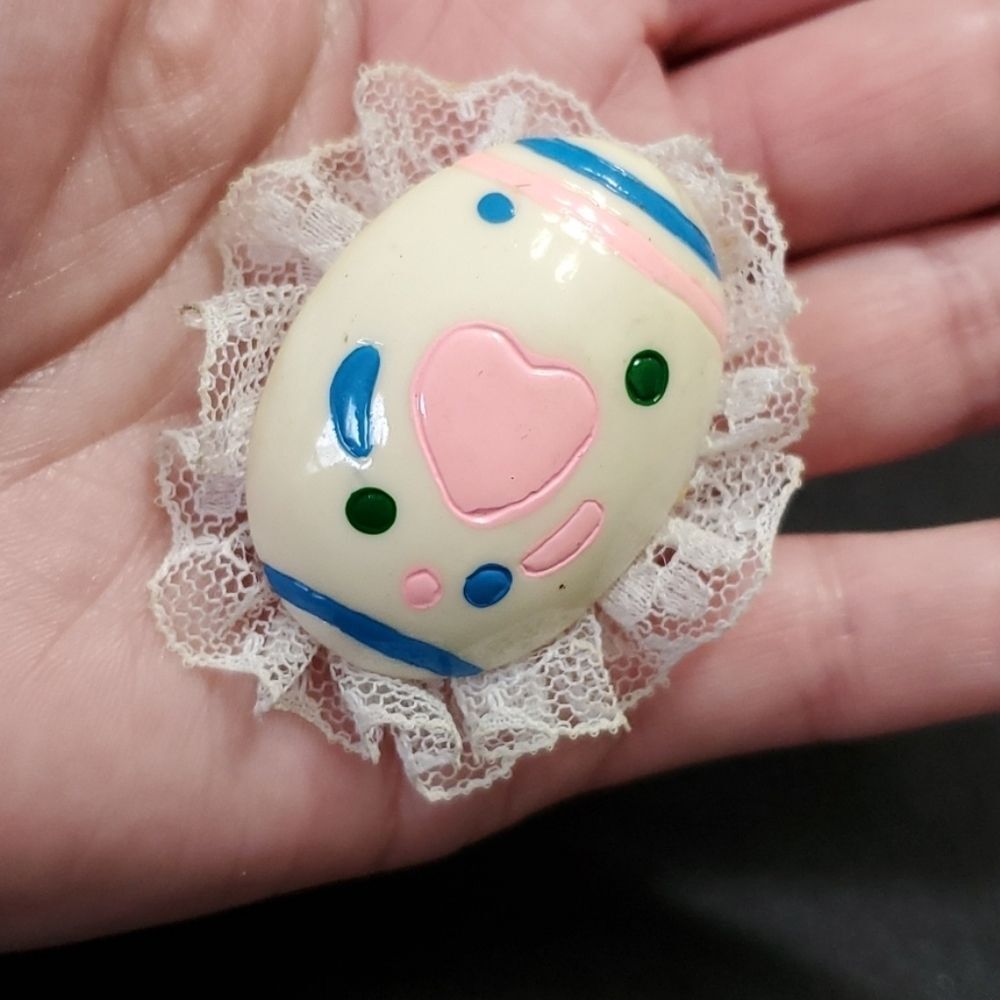 Frilly Easter Egg Brooch - image 1